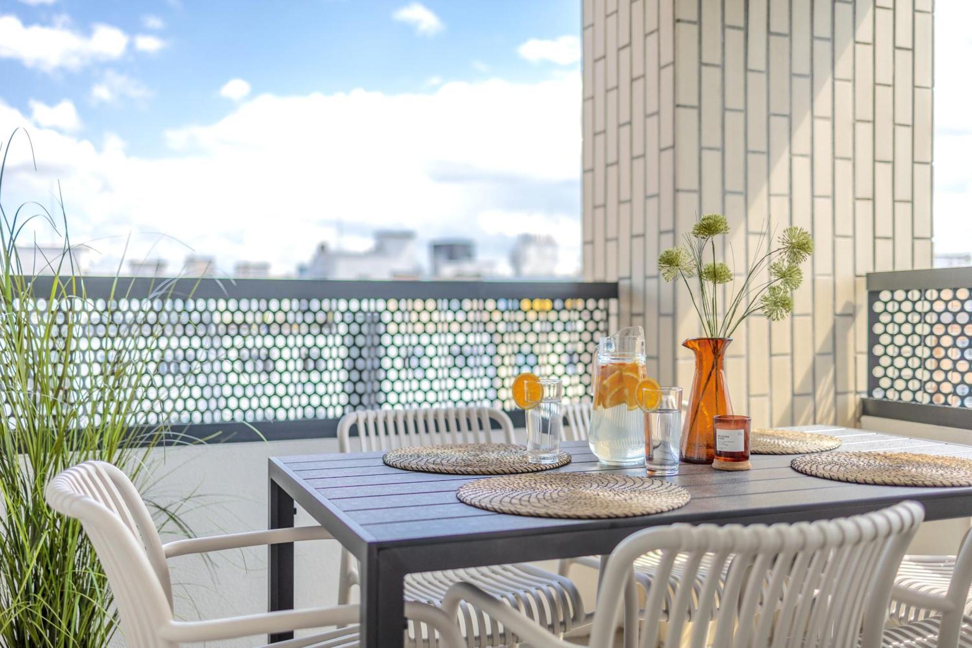 Apartamento Bright 2Br - 7Th Floor, Balcony, Free Parking By Gravity Praga Exterior foto