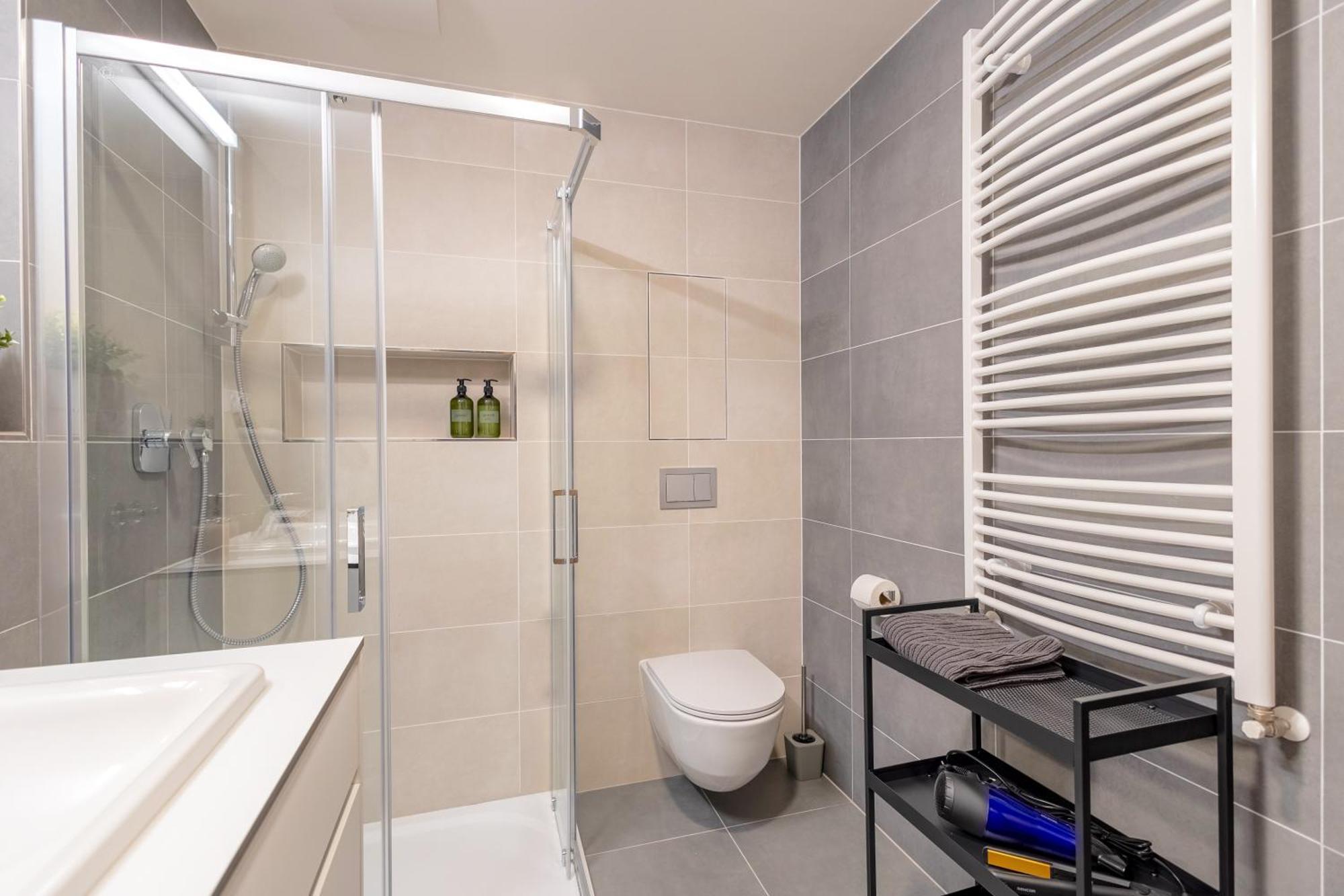 Apartamento Bright 2Br - 7Th Floor, Balcony, Free Parking By Gravity Praga Exterior foto