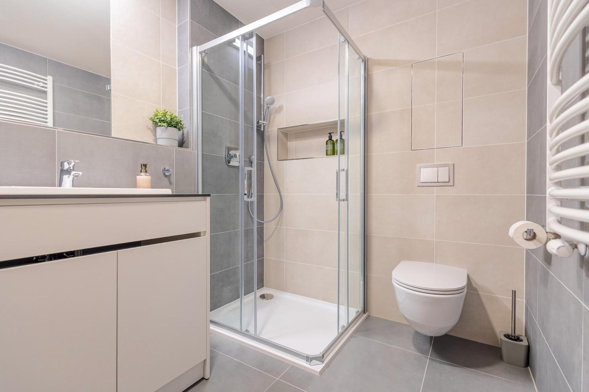 Apartamento Bright 2Br - 7Th Floor, Balcony, Free Parking By Gravity Praga Exterior foto