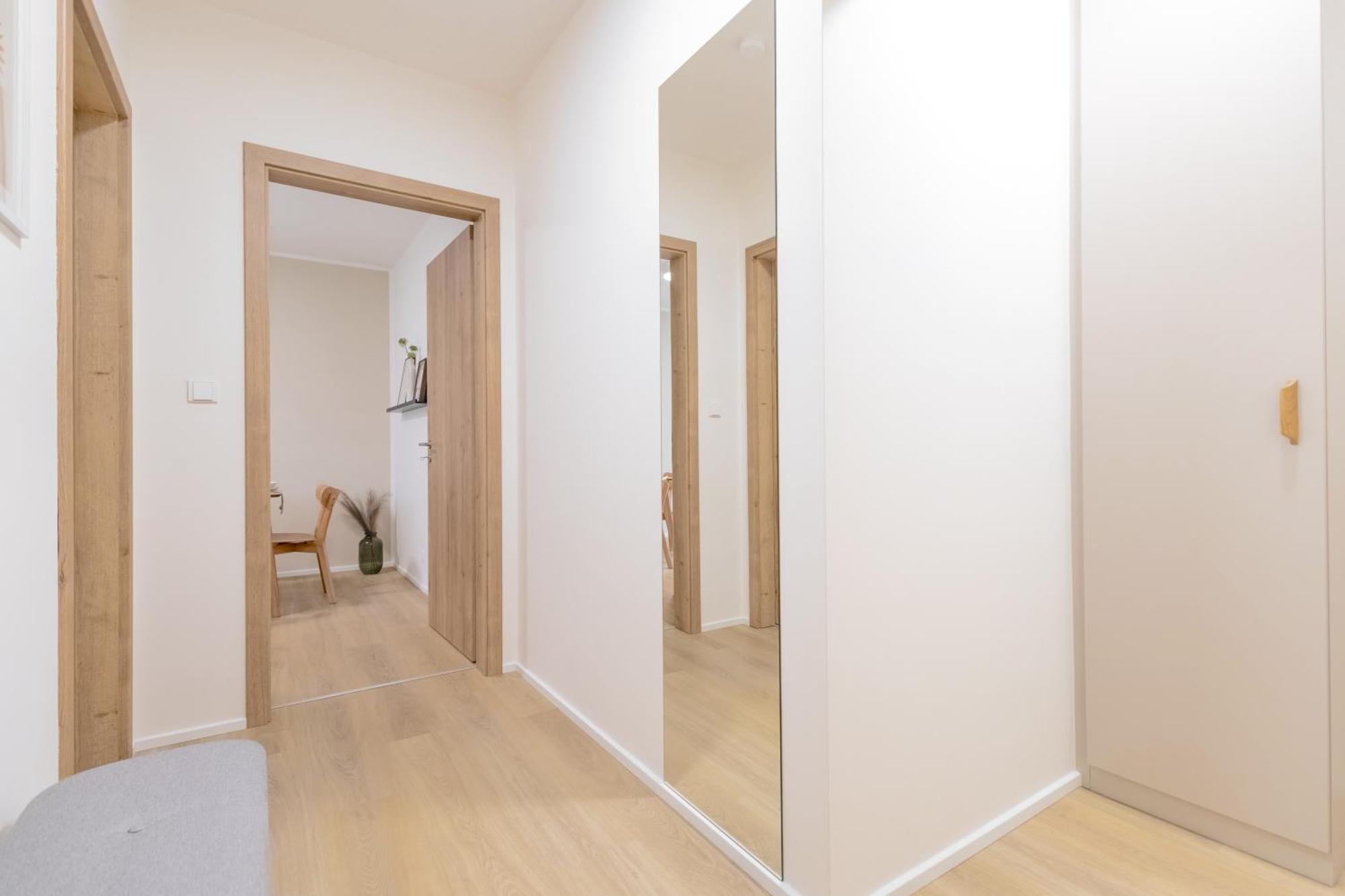 Apartamento Bright 2Br - 7Th Floor, Balcony, Free Parking By Gravity Praga Exterior foto